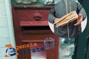 nel cerchio una persona con lettere in mano, sullo sfondo una cassetta delle lettere e davanti logo agenzia delle entrate